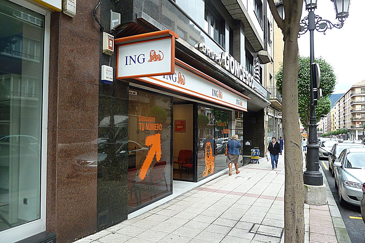 Oficina bancaria de ING a pie de calle